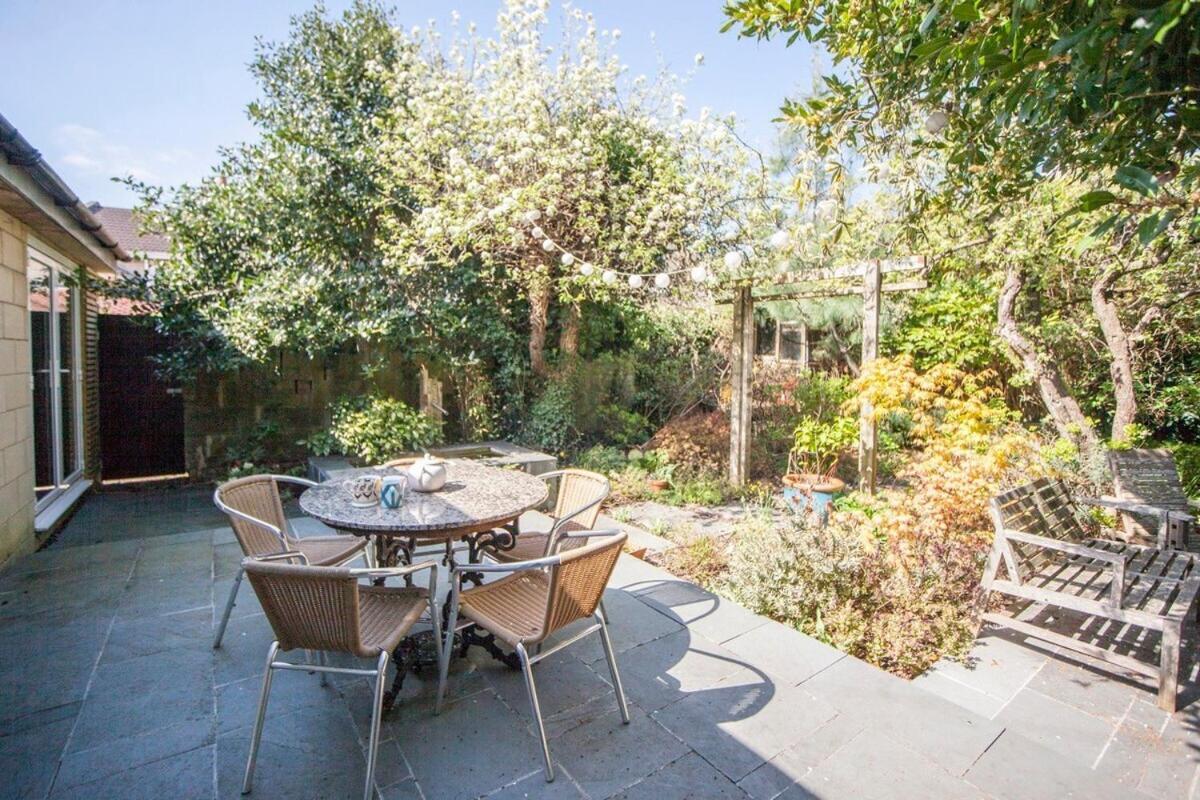 ※ Relaxing Home- Parking & Gorgeous Gardens Bath Dış mekan fotoğraf