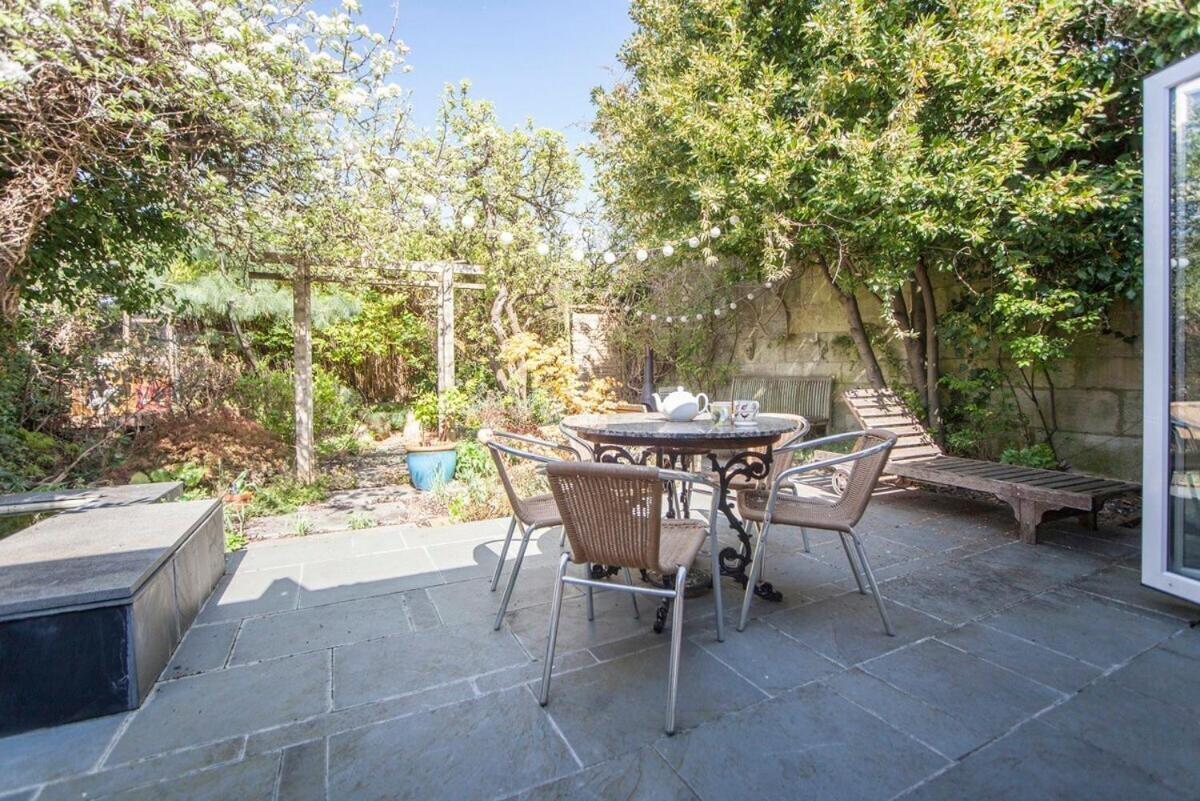 ※ Relaxing Home- Parking & Gorgeous Gardens Bath Dış mekan fotoğraf